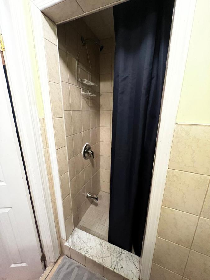 Adas Guesthouse تورونتو المظهر الخارجي الصورة